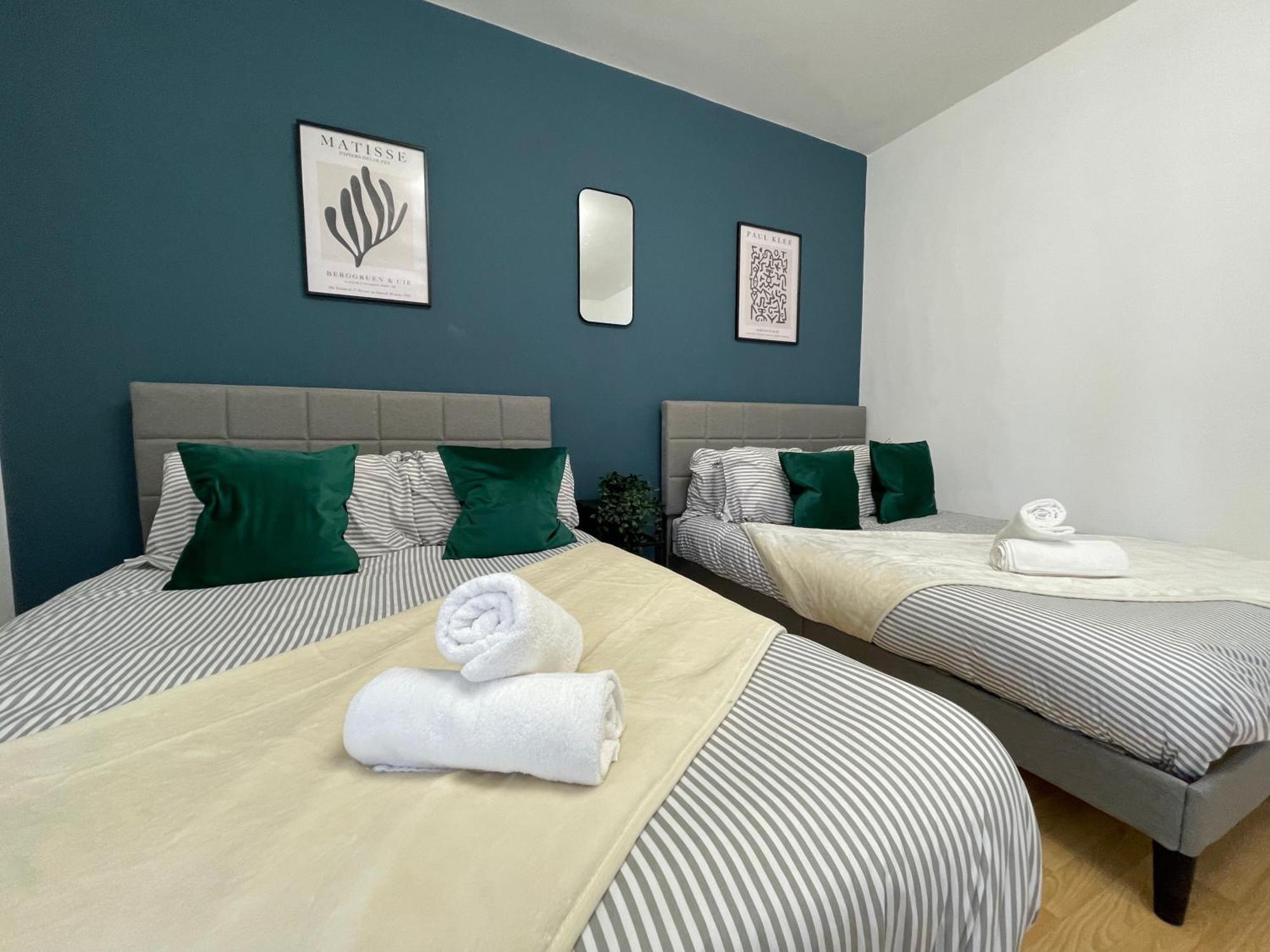 Beautiful Near Waterloo! - Sleeps 9 * Londra